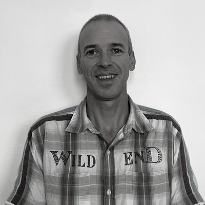 Doctorat en Physique des polymères Professeur de Biophysique 15 années d’expérience en première année d’études médicales